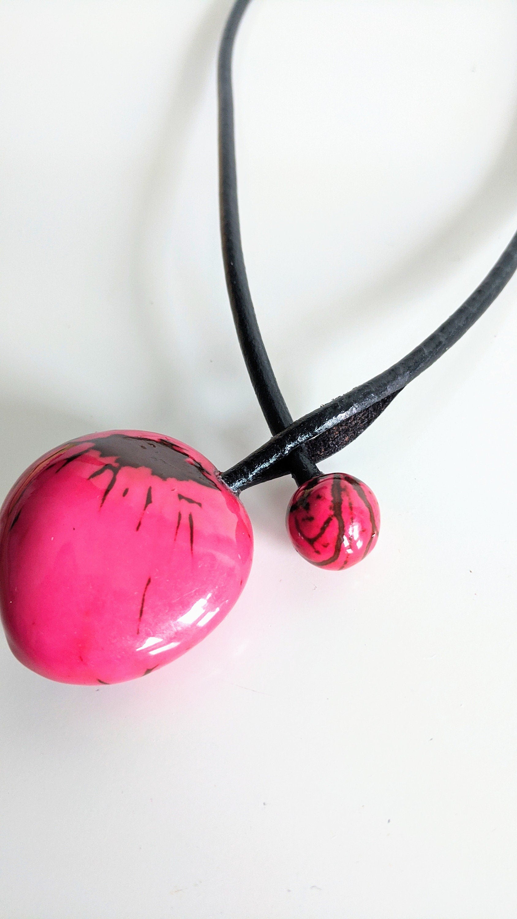 Elegant Pendant Necklace.