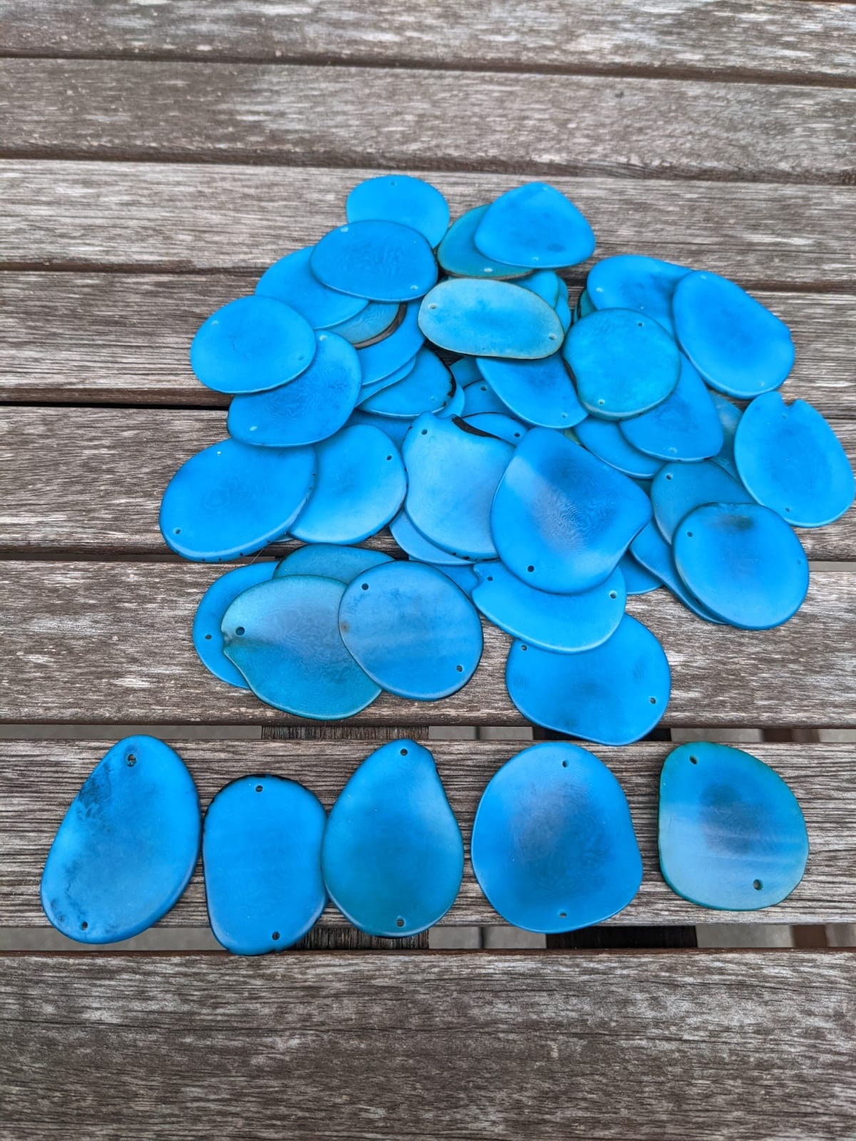 Blue Tagua Nut Beads: 15 Vegetal Ivory Jewelry Making Supplies