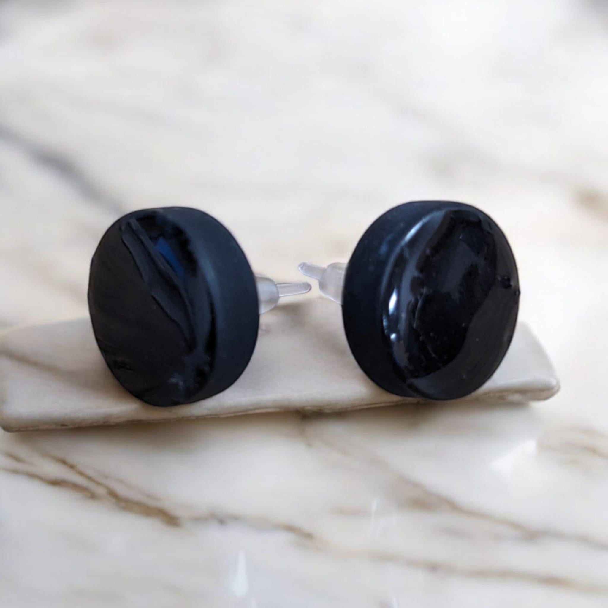 Small Black Circle Stud Earrings.