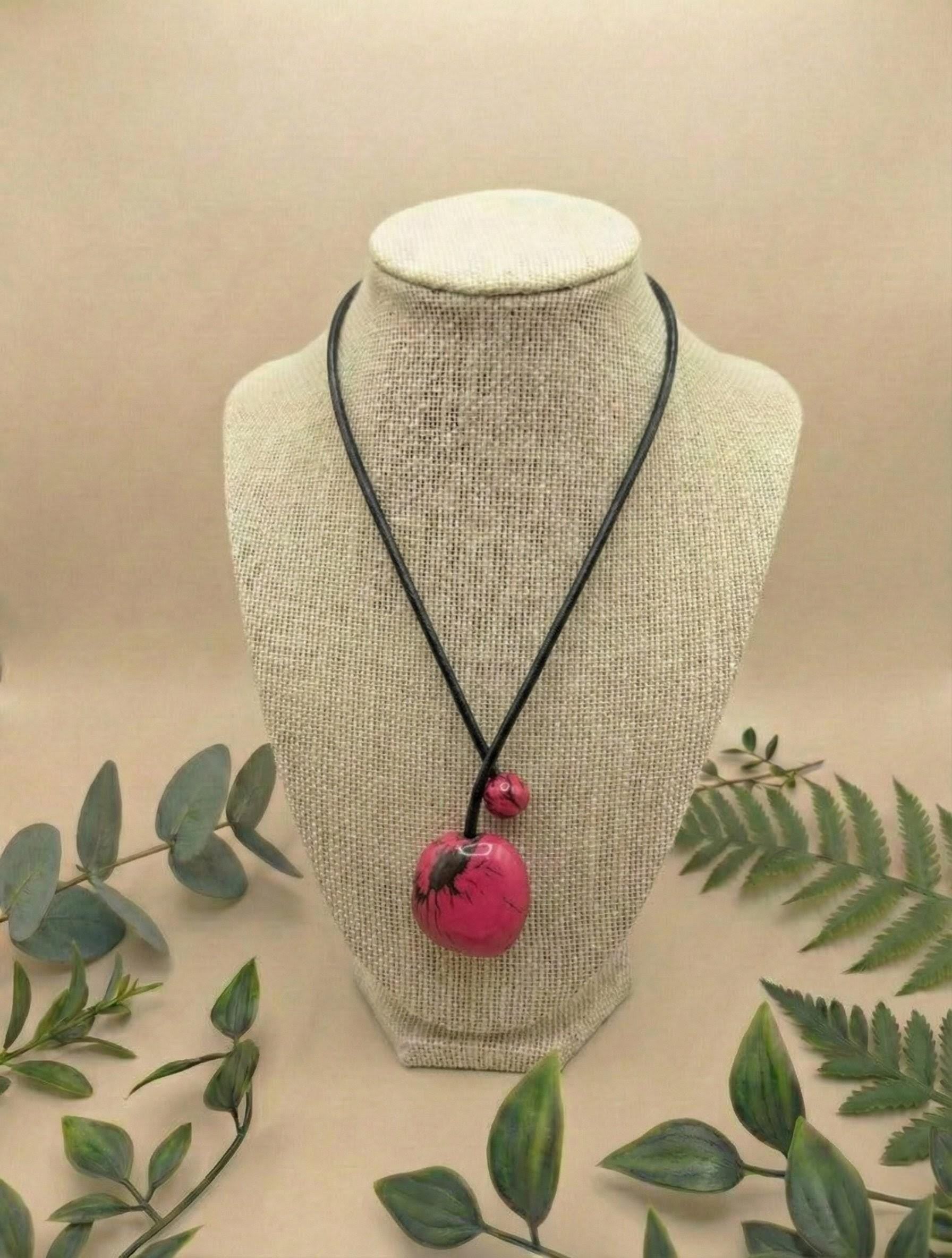 Elegant Pendant Necklace.