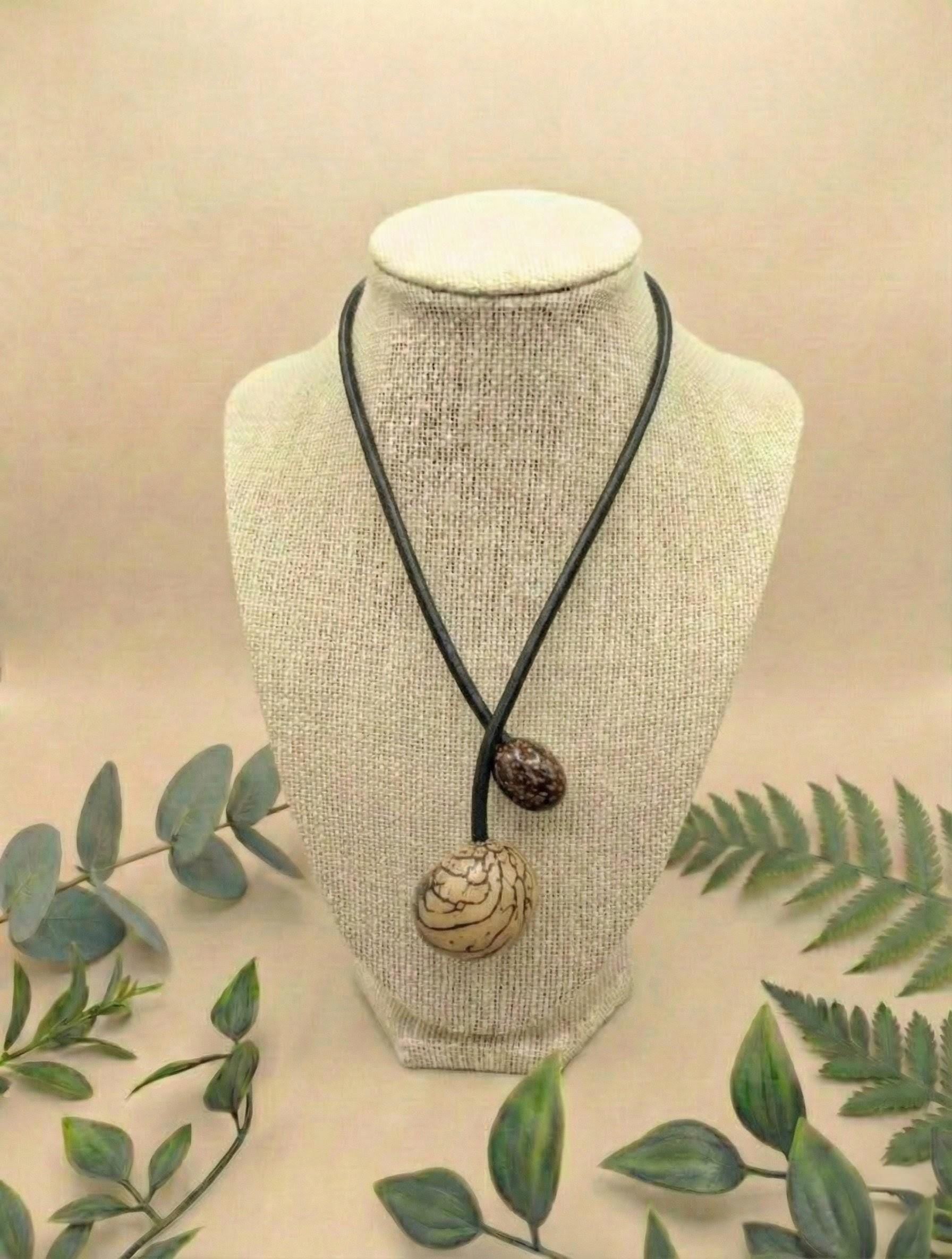 Elegant Pendant Necklace.