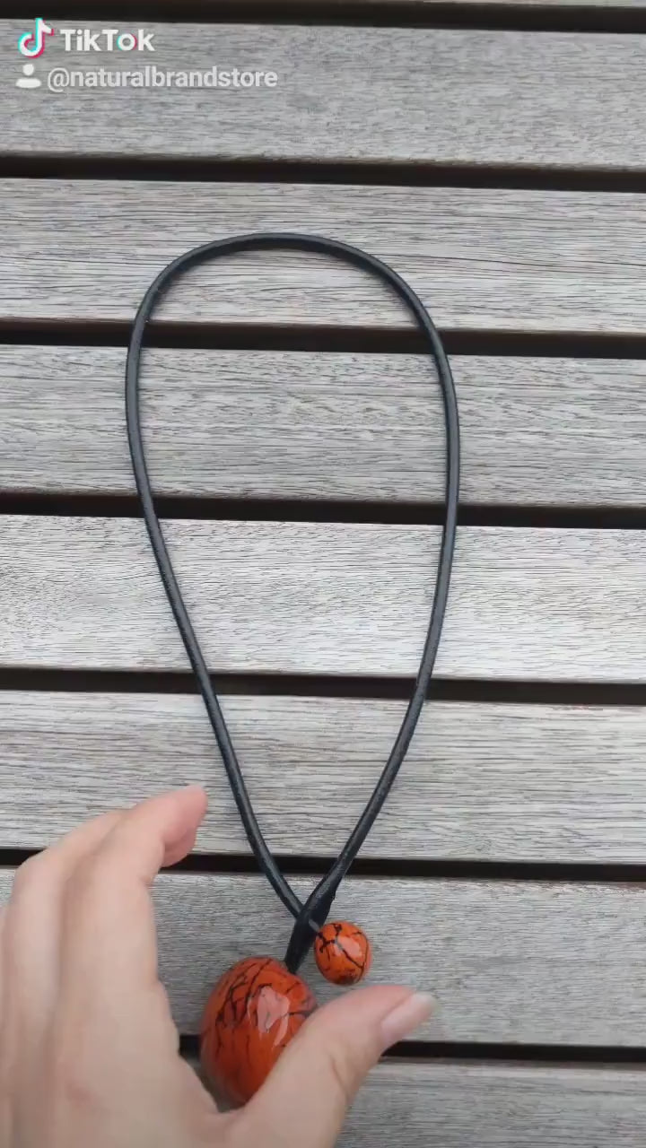 Elegant Pendant Necklace.